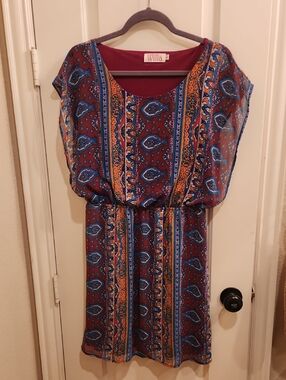 Willa Women's Burgundy Paisley Short Dress